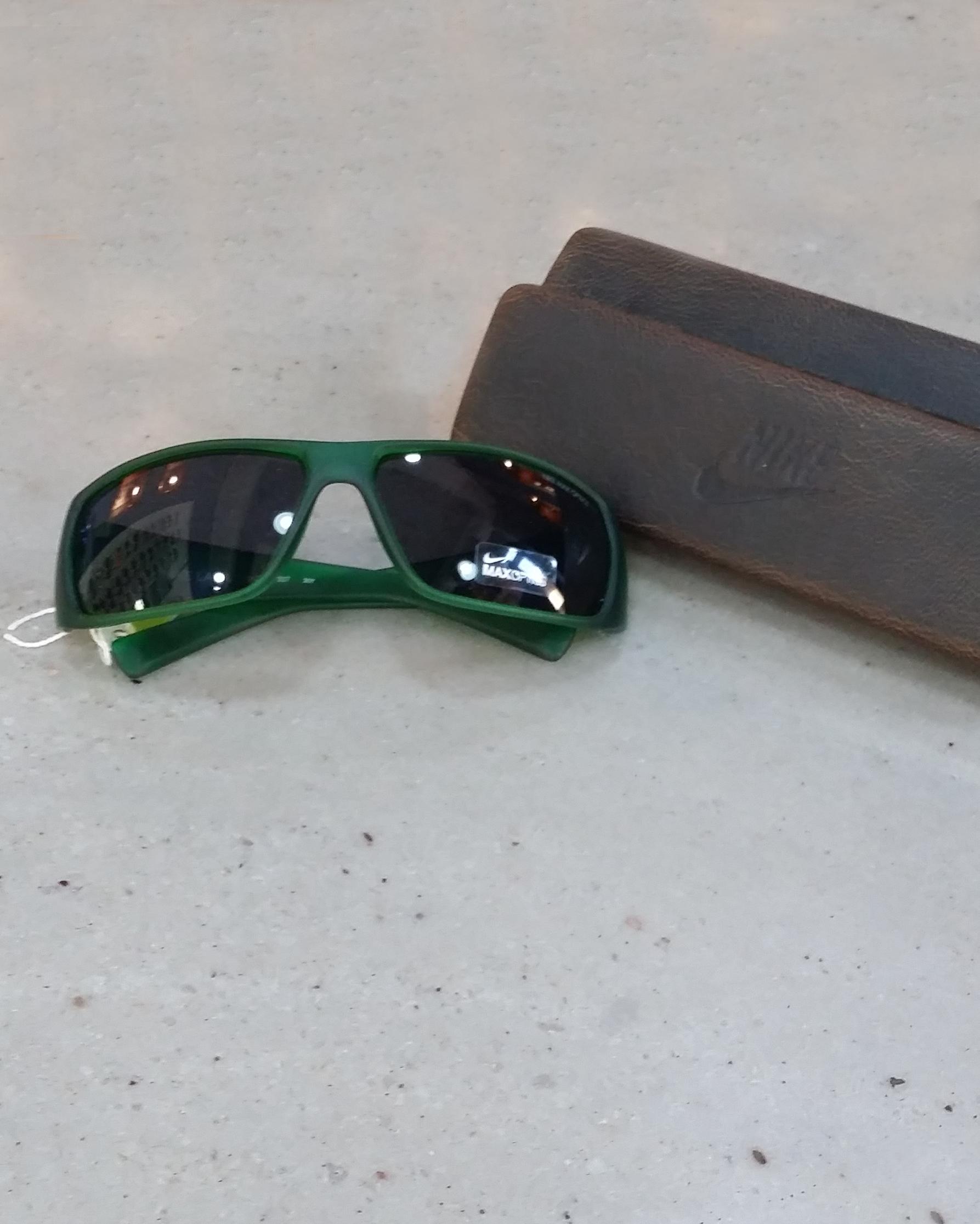 Offerta Occhiali da sole - Nike - Accessori abbigliamento uomo - Ottica  Ferrari Torino
