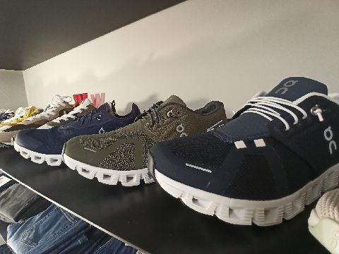 Sneaker On