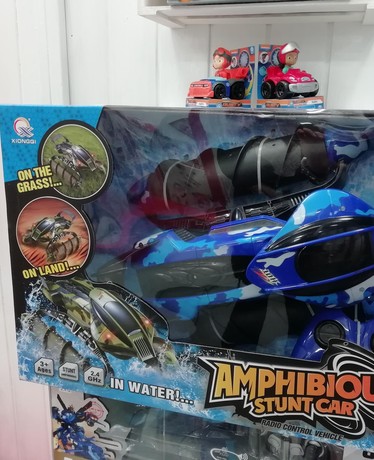 Mezzo anfibio radiocomandato