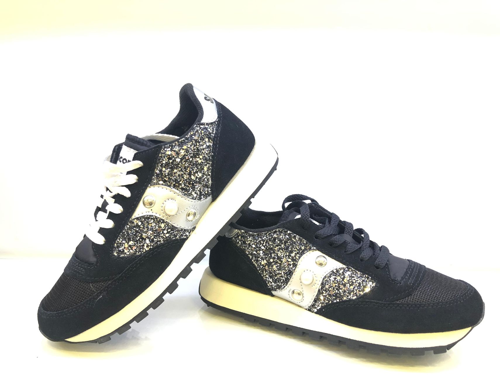 SAUCONY 