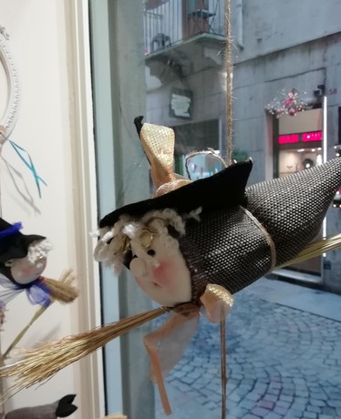 Befana realizzata a mano 