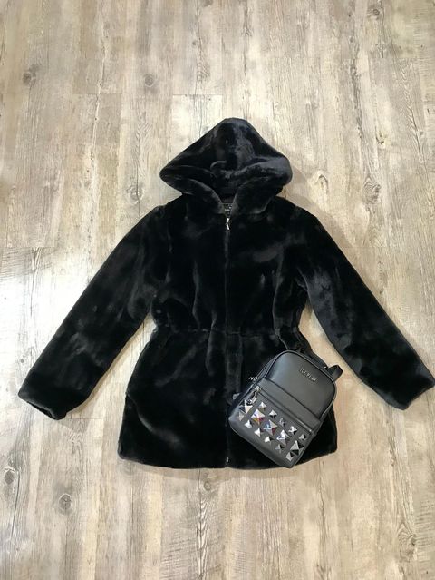 Ecopelliccia e zaino 